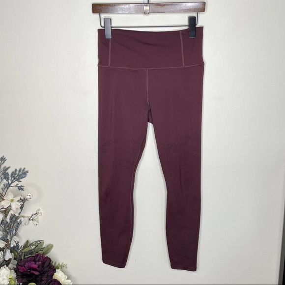 ATHLETA Persistence Camo Laser Cut 7/8 Legging H48 - Picture 2 of 6